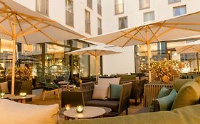 Motel One Köln-Neumarkt